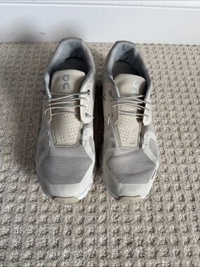 On Clouds Men’s Cloudswiftt Athletic Shoes - Light Beige